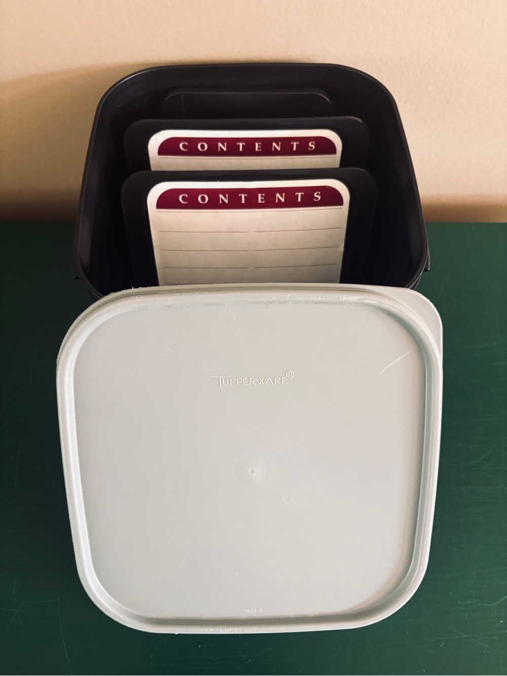 Tupperware Memory Mates Photo Recipe Box Modular Square #1620-2 Black + Gray Lid
